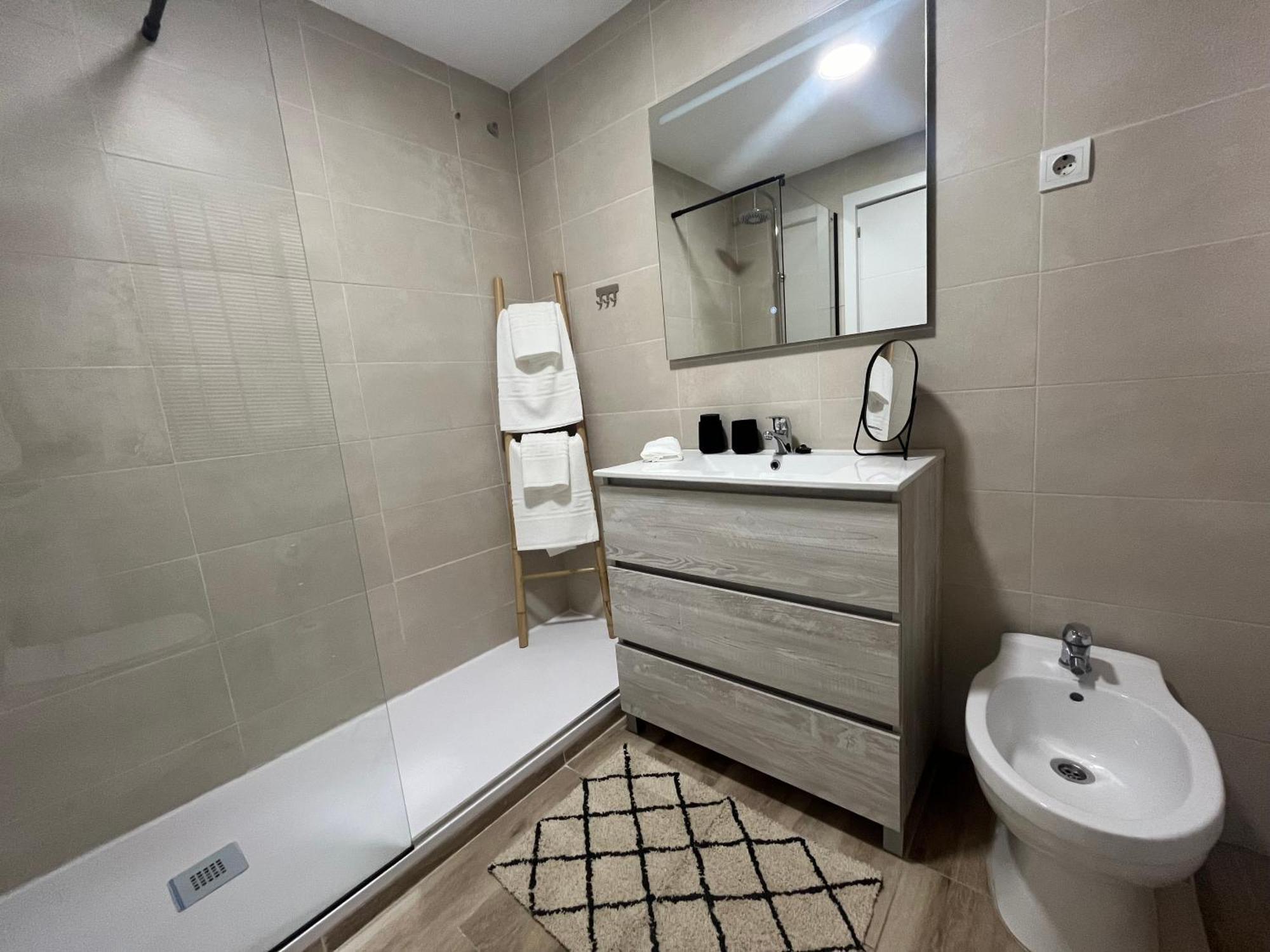 Love Rent4 Malaga Huelin Eksteriør billede